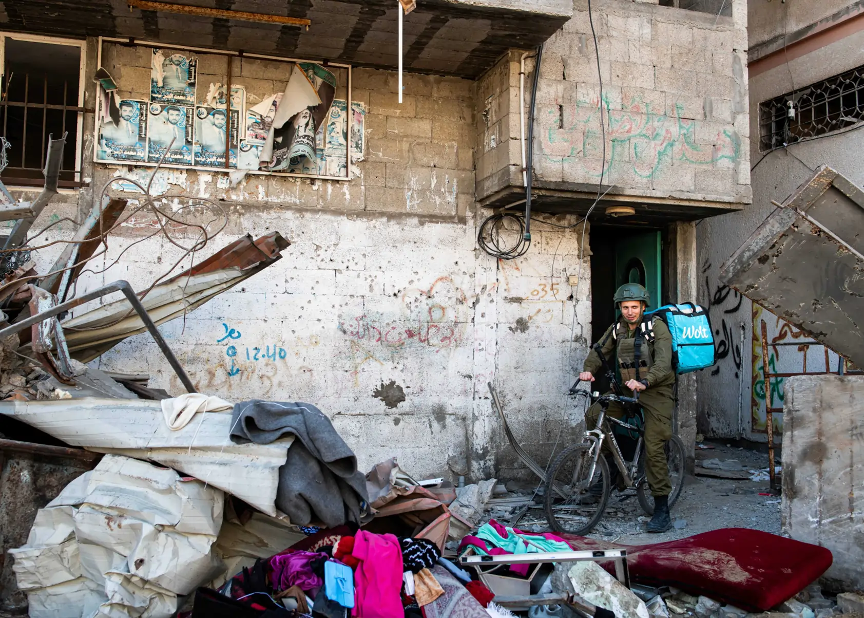 תערוכת עדשת ברזל 2024