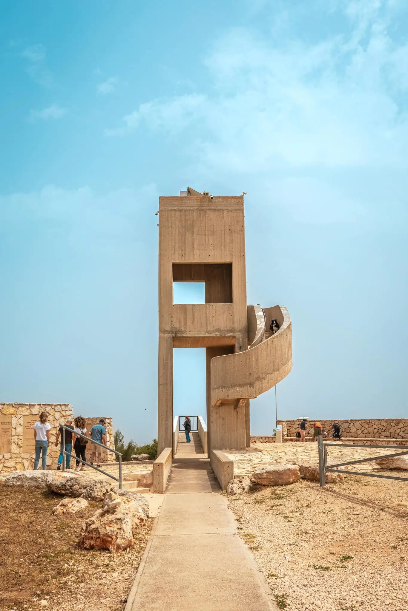 אנדרטת הקיבוצים